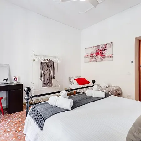 Tasso Street 102 Apartament *