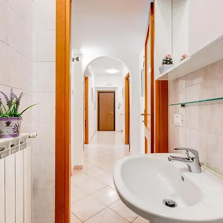 Tasso Street 102 شقة