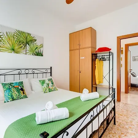 Tasso Street 102 Apartmán